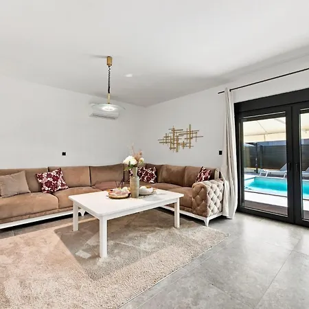 Modern Marlea In By Istrabook *